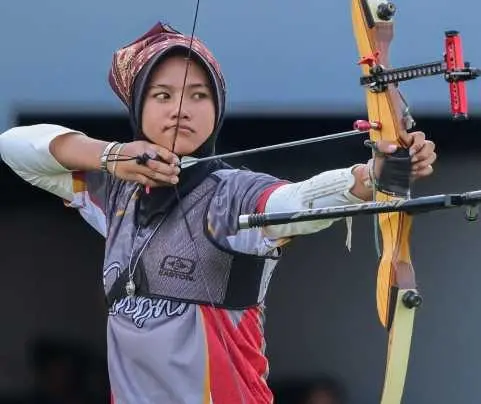 Srikandi Garut Nadya Nurazizah Effendi Raih Emas Kejurnas Panahan Junior 2026 IMG-20260801-WA0043.webp