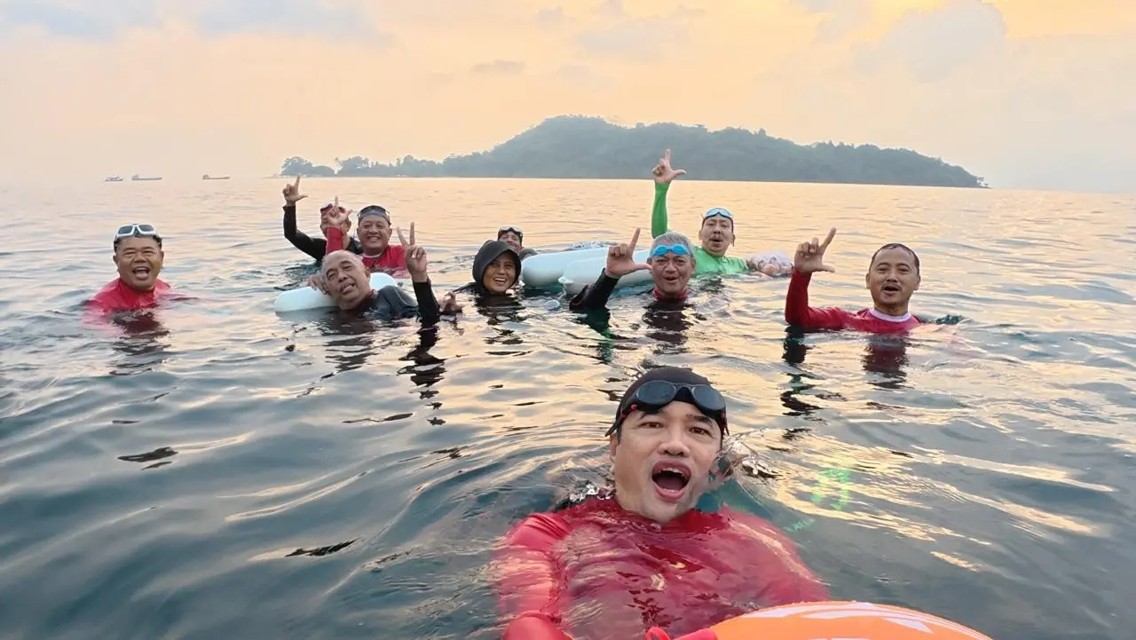 Menantang Ombak dan Hujan demi Surga Tersembunyi Teluk Lampung IMG-20260802-WA0019.webp