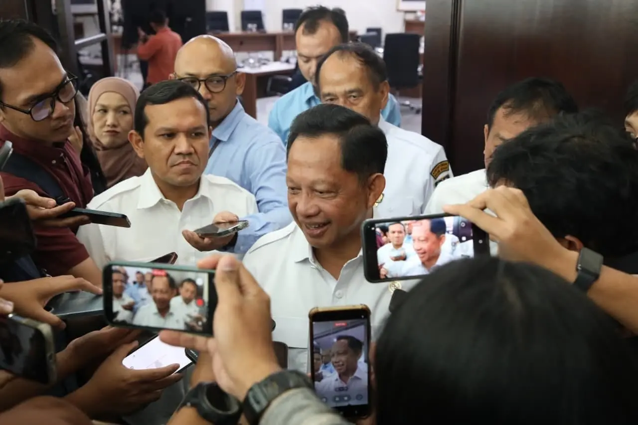 Mendagri Siapkan Tiga Langkah sebagai Solusi Operasional Gaji Pegawai Pemda IMG-20260806-WA0006.webp