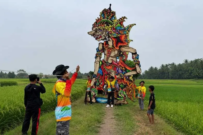 KETIKA LANGIT KETAWANG MENYATUKAN BUDAYA NUSANTARA