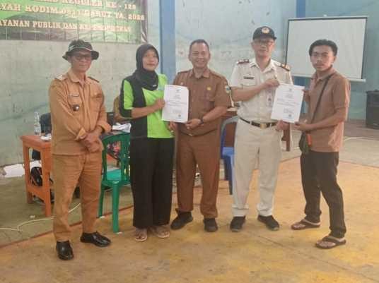 Sinergi Disdukcapil Garut dan TNI, Hadirkan Layanan Adminduk Langsung di Lokasi TMMD