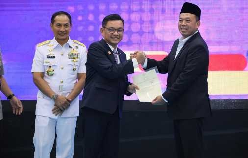 Serahkan Sertipikat Hak Pakai Untuk Lemhannas RI Nusron Perkuat Kepastian Hukum Aset Negara