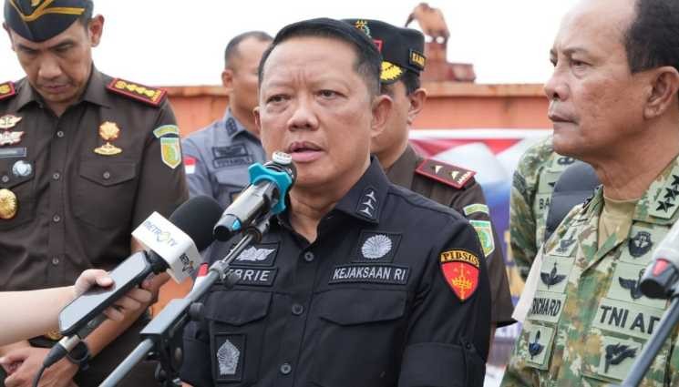 Satgas PKH Tinjau Kontainer Mineral Rare Earth di Batam, Cegah Penyelundupan SDA Strategis