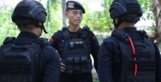 Fast Respon Tim Jibom Brimob Lampung Aman dan Musnahkan Granat Temuan di Polsek Padang Cermin